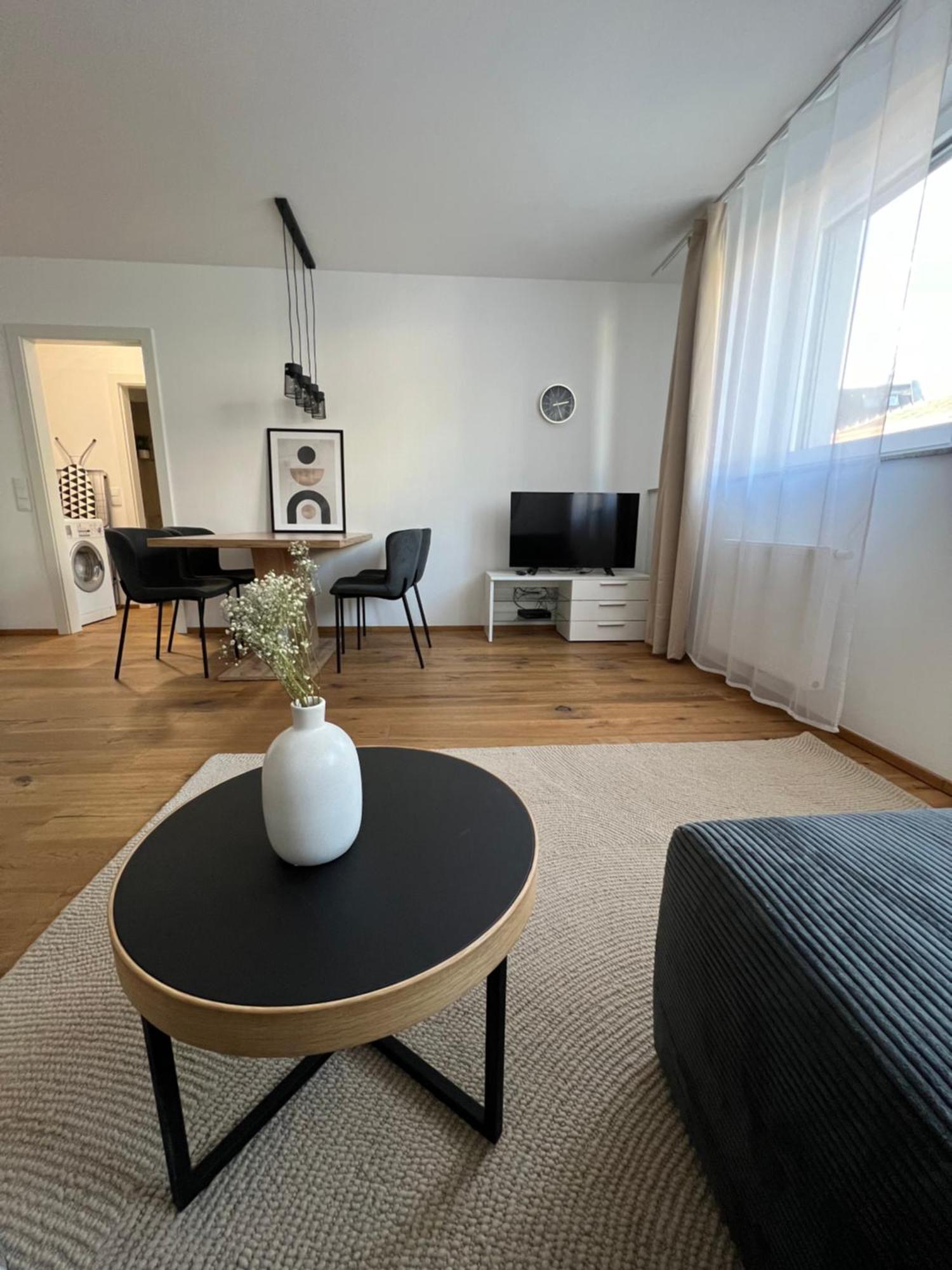 Urban Jungle Apartment Next To Prater & Old Town Vienna Exterior photo
